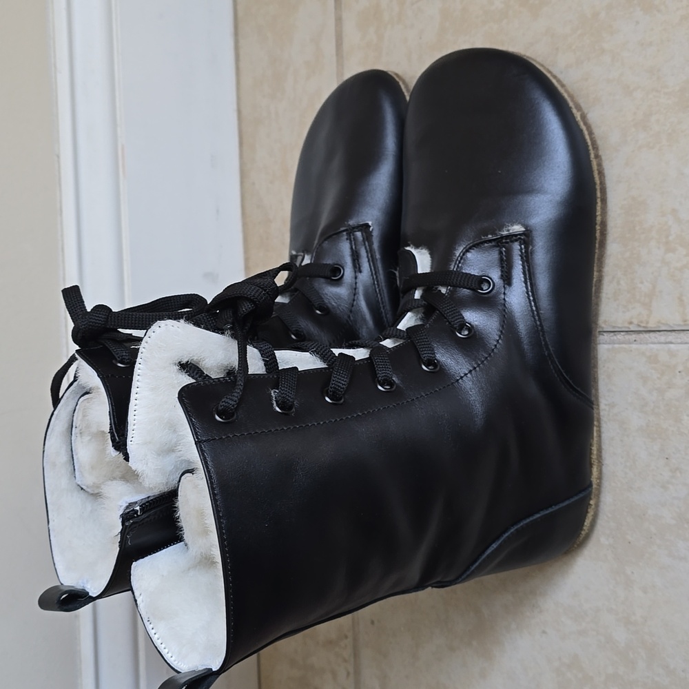 NWOB Aintap Leather/Shearling Lace-up Boot - Picture 4 of 12